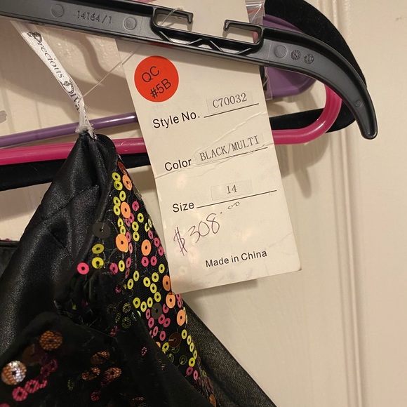 Dress - Picture 3 of 9